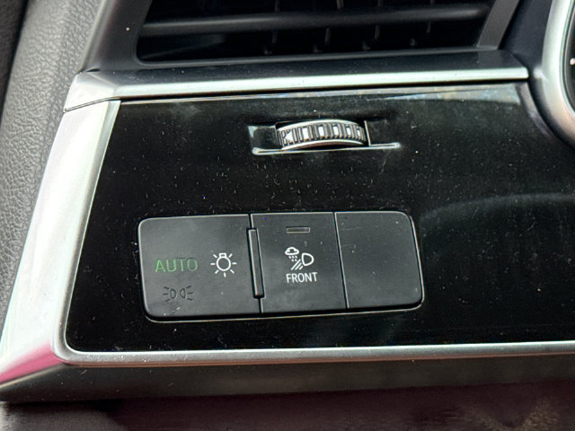 Used 2022 Audi Q8 Premium Plus AWD/4WD image 25
