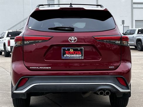 Used 2022 Toyota Highlander XSE image 5