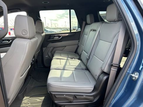 Used 2025 GMC Yukon Elevation image 23