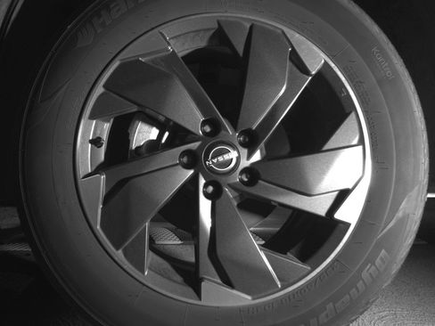 Used 2025 Nissan Rogue SV AWD/4WD image 12