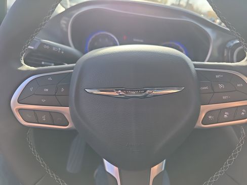 New 2026 Chrysler Pacifica Select image 11