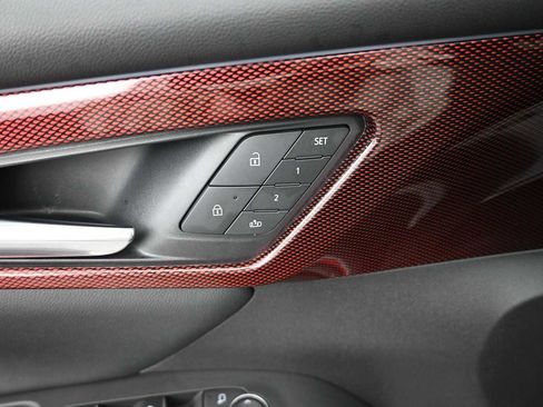 Used 2024 Chevrolet Traverse RS w/ LPO, Floor Liner Package AWD/4WD image 19