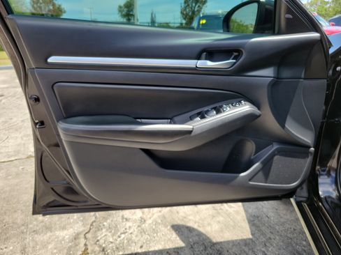 Used 2022 Nissan Altima 2.5 SV FWD image 15