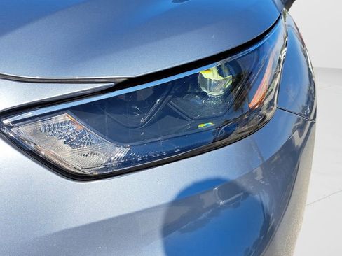 Used 2022 Toyota Highlander XLE image 9