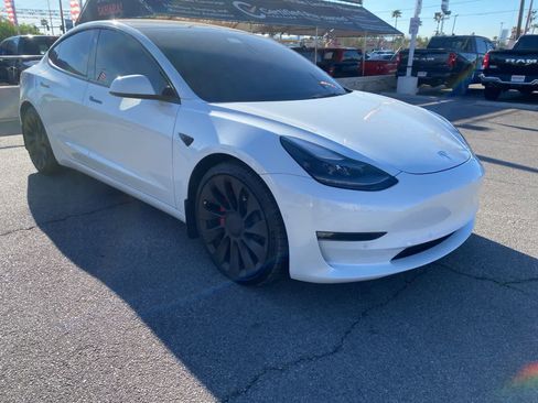 Used 2022 Tesla Model 3 Performance image 3