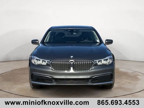 Used 2019 BMW 740i w/ Cold Weather Package image 8