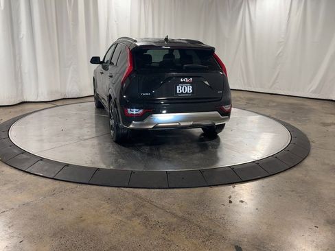 Certified 2025 Kia Niro SX Touring image 7