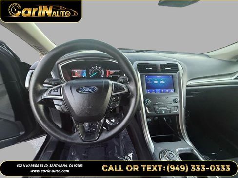 Used 2020 Ford Fusion SE image 21