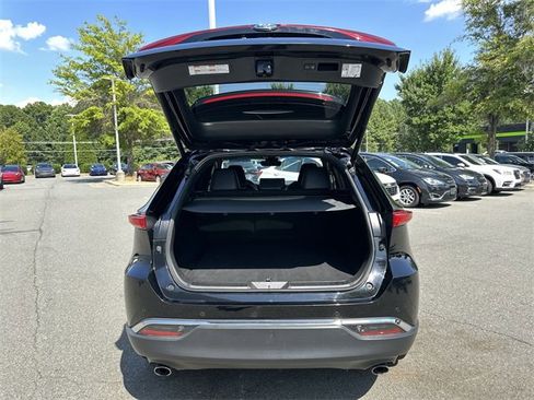 Used 2021 Toyota Venza XLE image 23