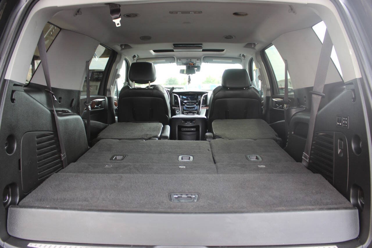 Used 2017 Cadillac Escalade Luxury AWD/4WD image 15