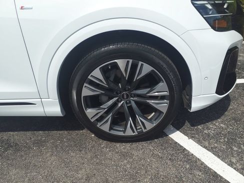 Used 2025 Audi Q8 Prestige AWD/4WD image 9