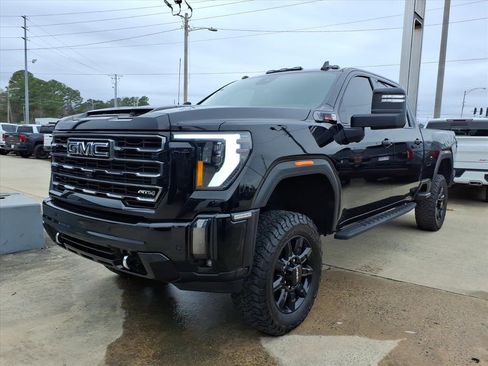 Used 2024 GMC Sierra 2500 AT4 w/ AT4 Premium Plus Package image 3
