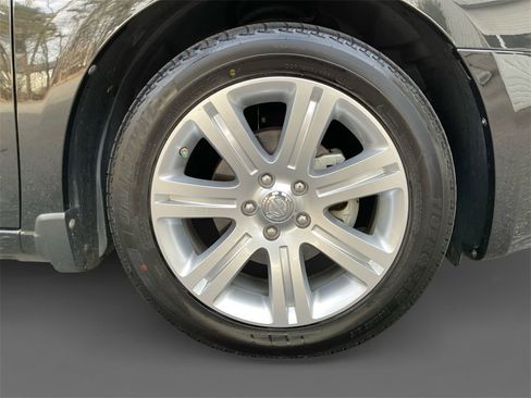 Used 2010 Chrysler Sebring Touring w/ Special Touring Group image 16