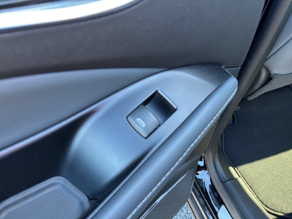Used 2023 Buick Enclave Essence FWD image 24