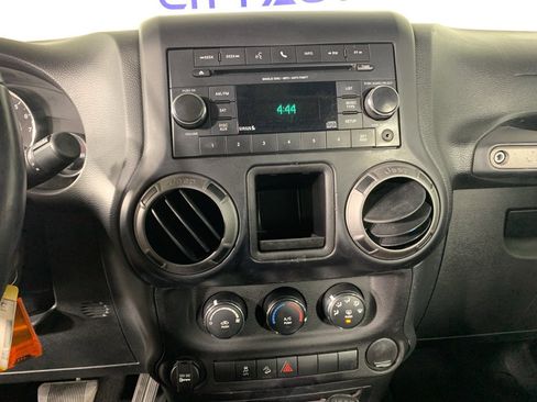 Used 2017 Jeep Wrangler Unlimited Sport w/ Connectivity Group image 25