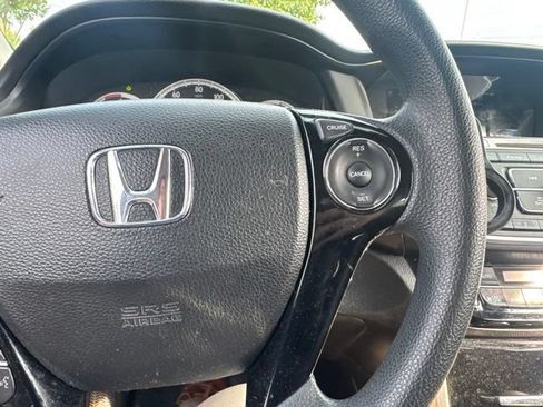 Used 2017 Honda Accord LX image 11