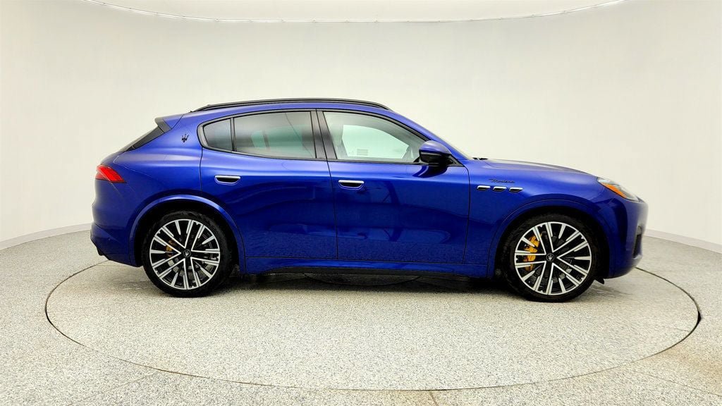 Used 2023 Maserati Grecale Modena AWD/4WD image 4