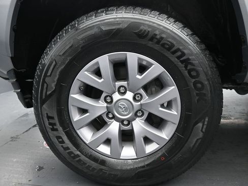 Used 2019 Toyota Tacoma SR5 image 14