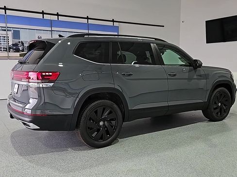 New 2026 Volkswagen Atlas SE FWD image 9