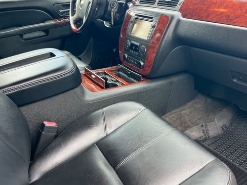 Used 2012 Chevrolet Avalanche LT RWD image 18