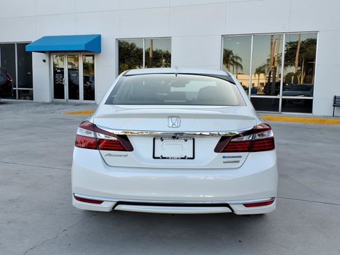 Certified 2017 Honda Accord EX-L image 14