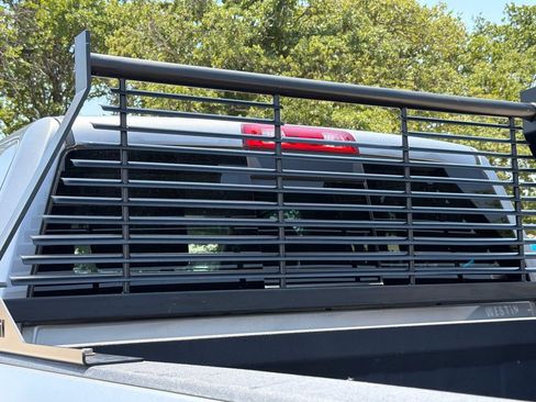 Used 2024 RAM 2500 Tradesman w/ Chrome Appearance Group AWD/4WD image 10