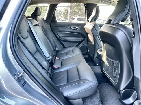 Used 2025 Volvo XC60 B5 Plus AWD/4WD image 19