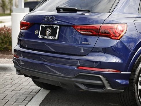 Certified 2025 Audi Q3 2.0T Premium w/ Convenience Package image 9