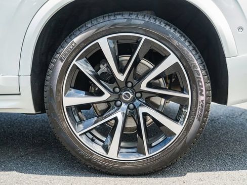 Certified 2023 Volvo XC90 B6 Plus AWD/4WD image 19