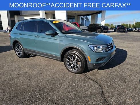 Used 2020 Volkswagen Tiguan SE w/ Panoramic Sunroof Package image 28