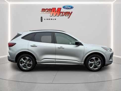 Used 2023 Ford Escape ST-Line w/ Tech Pack #1 image 4