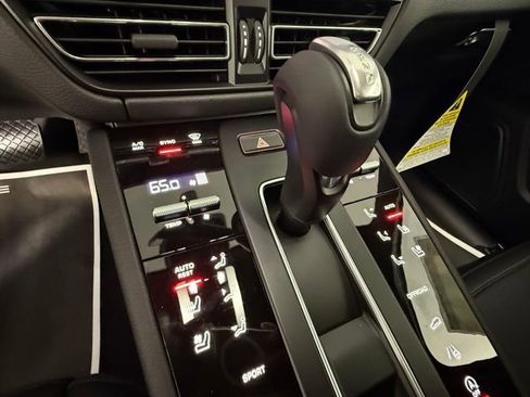 New 2025 Porsche Macan image 35