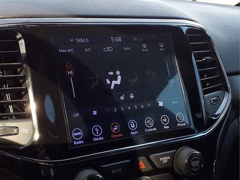 Used 2019 Jeep Grand Cherokee Altitude image 5