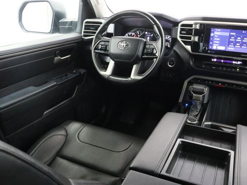 Used 2022 Toyota Tundra SR5 w/ SR5 Premium Package RWD image 30