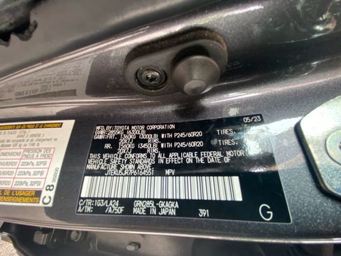 Used 2023 Toyota 4Runner Limited AWD/4WD image 28