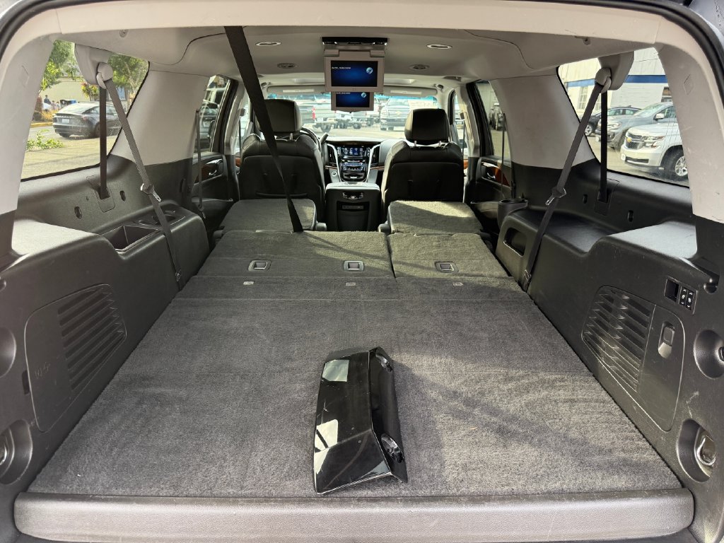 Used 2019 Cadillac Escalade ESV Luxury AWD/4WD image 37