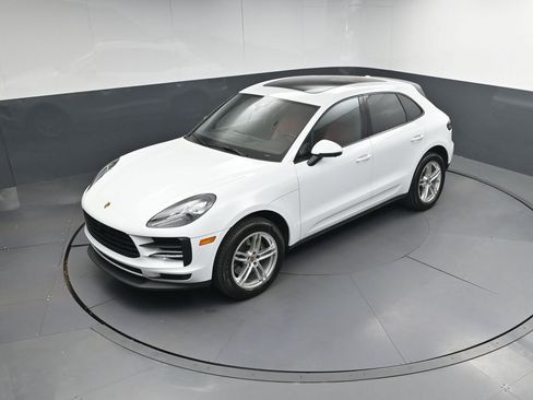 Used 2020 Porsche Macan AWD/4WD image 31