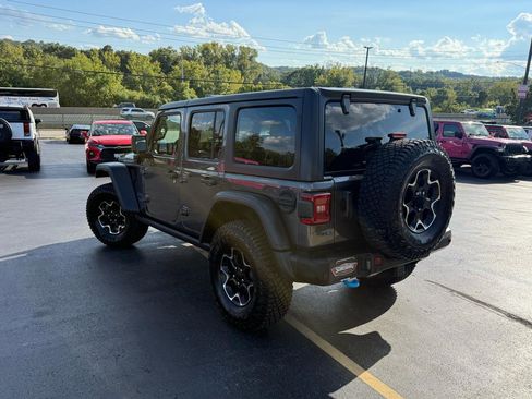 Used 2022 Jeep Wrangler Unlimited Rubicon 4xe w/ Dual Top Group AWD/4WD image 5
