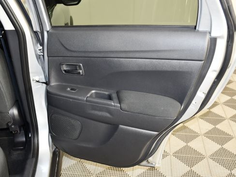Used 2024 Mitsubishi Outlander Sport SE AWD/4WD image 32