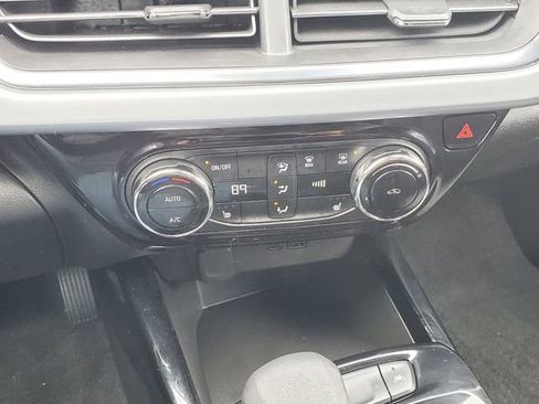 Certified 2024 Chevrolet Trax LT w/ Driver Confidence Package image 30