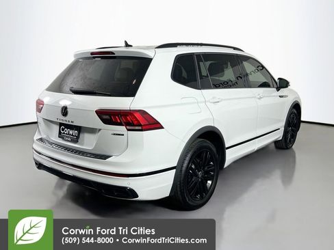 Used 2022 Volkswagen Tiguan SE R-Line AWD/4WD image 15