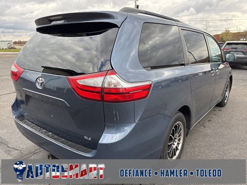Used 2016 Toyota Sienna L image 5