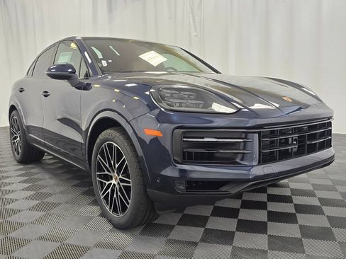 Certified 2025 Porsche Cayenne Coupe AWD/4WD image 9