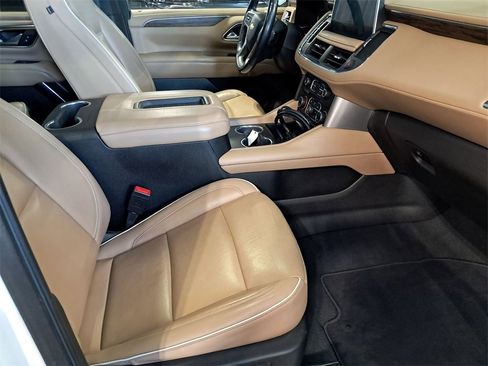 Used 2021 Chevrolet Suburban Premier image 7