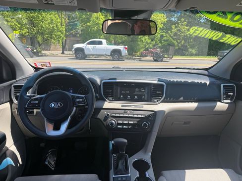 Used 2020 Kia Sportage LX FWD image 11