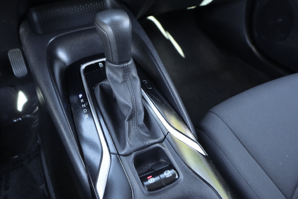 Used 2020 Toyota Corolla LE w/ Carpet Mat Package (TMS) FWD image 29