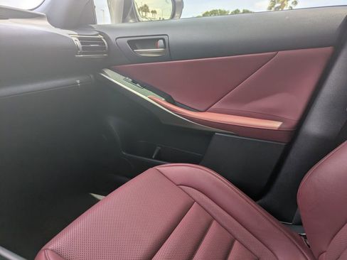 Used 2019 Lexus IS 300 F Sport w/ F Sport Package RWD image 15