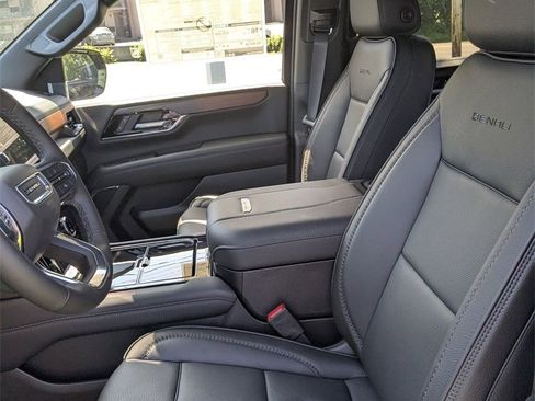 New 2025 GMC Yukon XL Denali w/ Sun & Power Step Package image 15