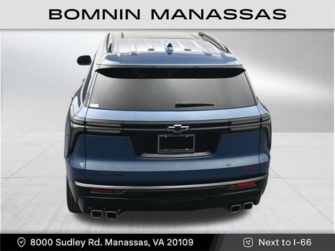 Used 2024 Chevrolet Traverse RS image 21