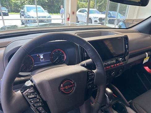 New 2025 Nissan Frontier PRO-4X w/ Pro Convenience Package image 6